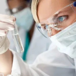 4 Great Reasons to Become a Doctor