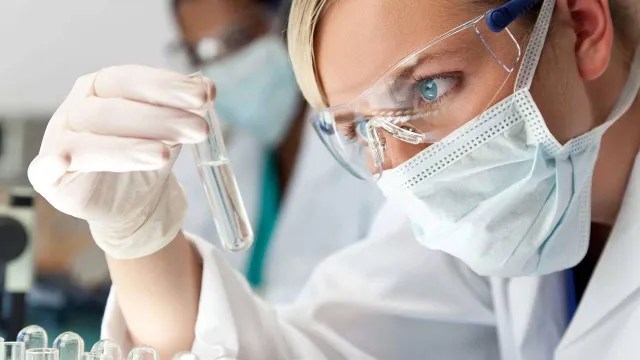 4 Great Reasons to Become a Doctor